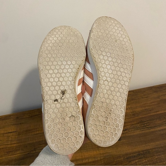Adidas Gazelle Salmon Pink Sneakers size 8 - Picture 6 of 8